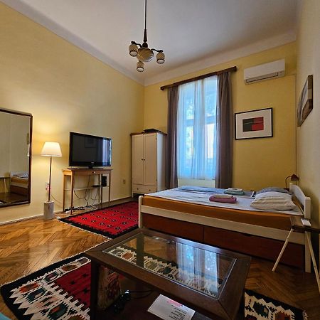 Cricket 2 Hostel Belgrad Exterior foto